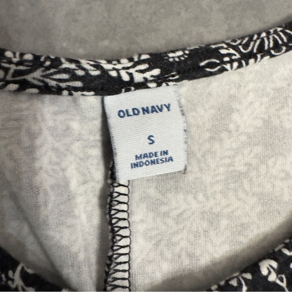 Old Navy Women Dress - Picture 2 of 5